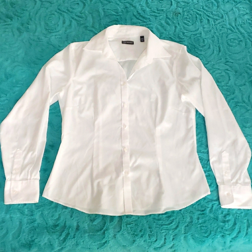 Womens M Van Huesen white button down fitted L/S